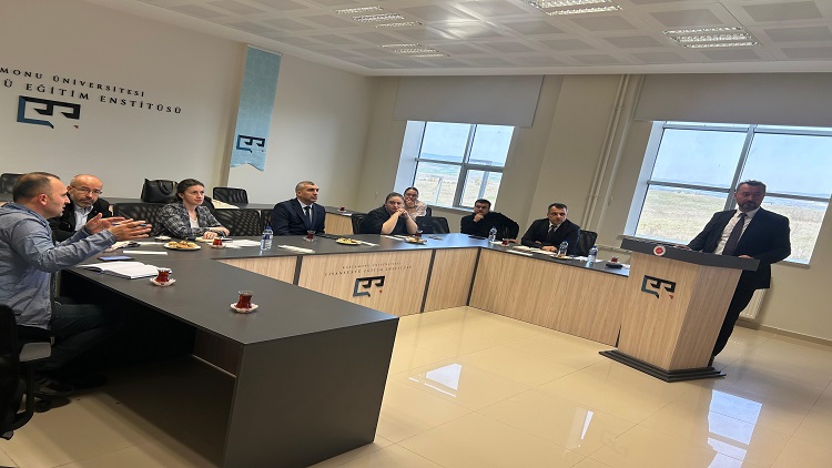 LİSANSÜSTÜ EĞİTİM ENSTİTÜSÜ’NDE ANABİLİM DALLARI TOPLANTILARI BAŞLADI
