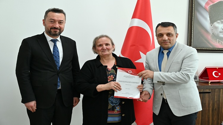 70 Yaşında Yüksek Lisans Mezunu Olan Ergül Kebeli’den Azim Dolu Akademik Yolculuk
